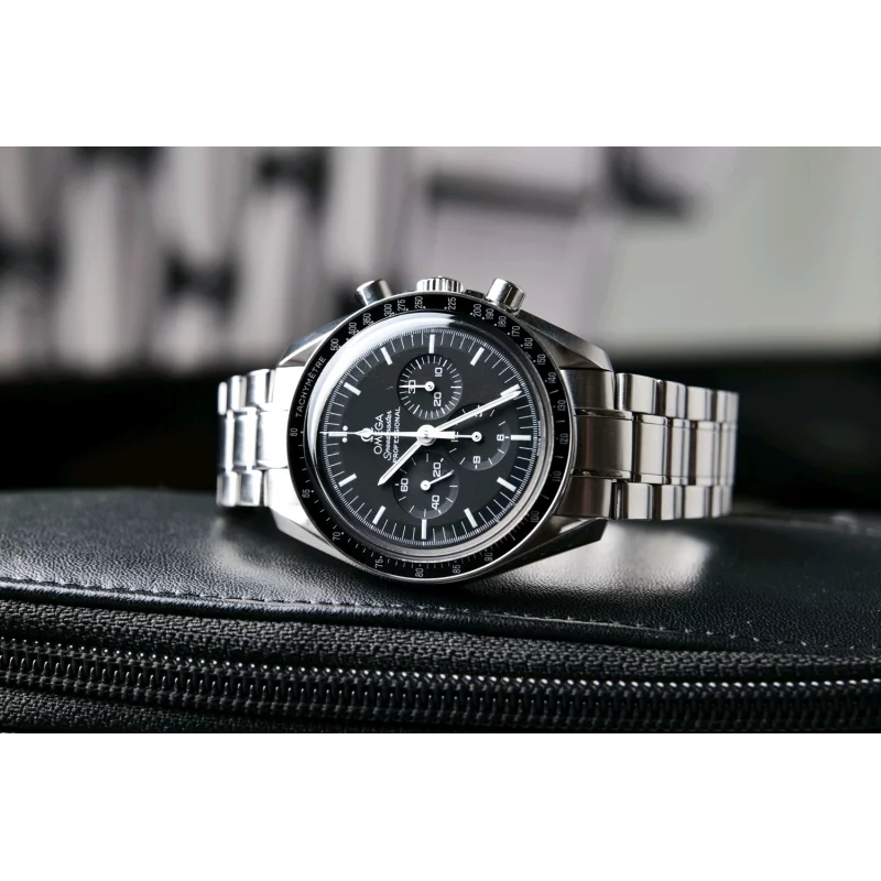 Used omega outlet moonwatch